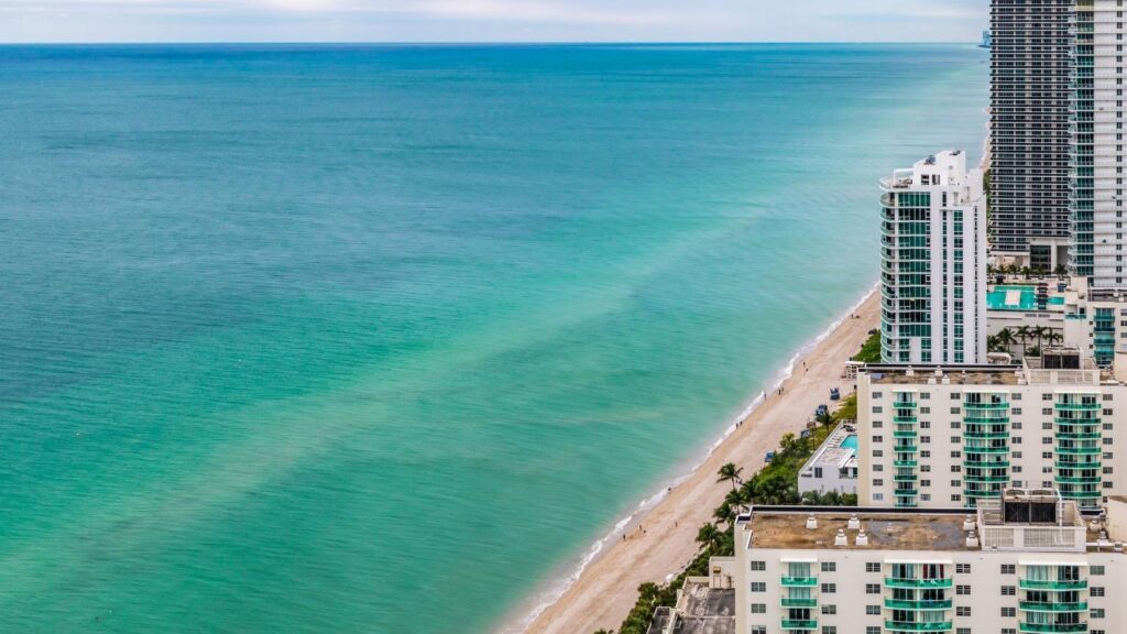 Sunexus Apartments at Hollywood33